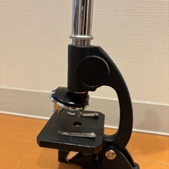 子供用顕微鏡とプレパラートのセットの画像