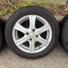 アルミホイール付きスタッドレスタイヤ４本セットの画像