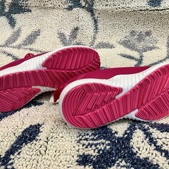 【新品】adidasスニーカーの画像