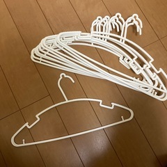 ハンガー　白　10本の画像
