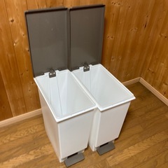ゴミ箱　２ 個
の画像