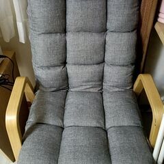 ココロカ リブマックス 1/f 電位治療器、電床マット（大計1個、小計４個(新品3個中古1個））、専用イス&台のセットの画像