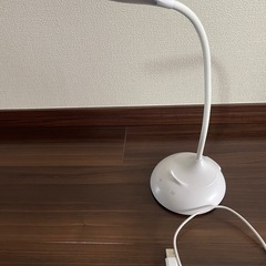 デスクライト　の画像
