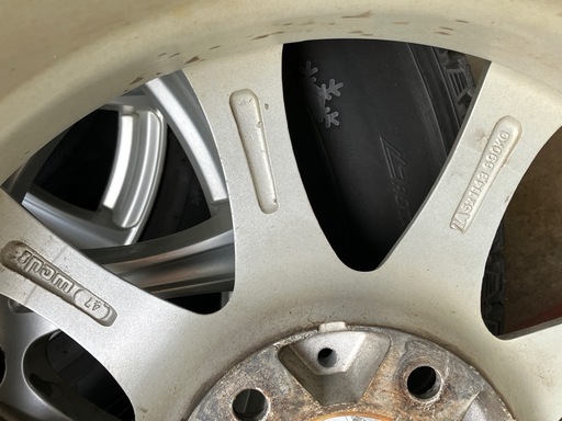 215\65r16スタッドレスタイヤホイール4本セット