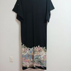 黒留袖ほかの画像