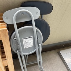 謝礼金あり。カフェテーブル、床材等の画像