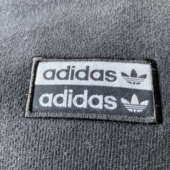 adidas ブラックトレーナー　レディースXL sizeの画像