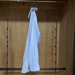 クローゼットを2段に仕切れるポール