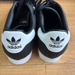 adidas  スニーカー
の画像