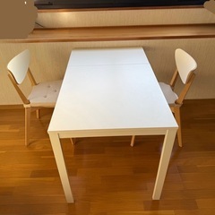 IKEA ダイニングテーブル イス 伸縮可能の画像