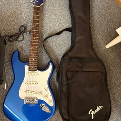 ギターとギターアンプ の画像