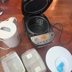 炊飯器電気ケトルセットの画像