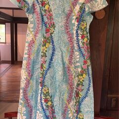 フラダンス衣装とレイ複数セット(ブルー)の画像