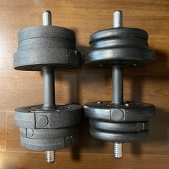【美品】重さ変更可能2.5kg〜10kgダンベル2セットの画像