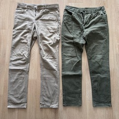 ユニクロ　カラージーンズ　Mサイズ
の画像