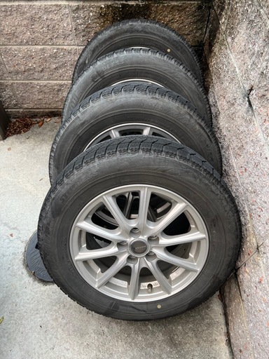 受付
終了ブリヂストン　ブリザック　スタッドレスタイヤ　ぷプリウス