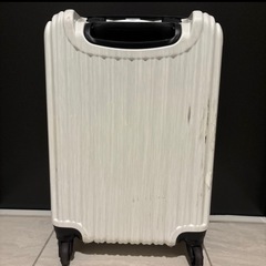 キャリーケースの画像