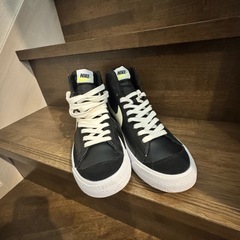 NIKEハイカットスニーカー27センチの画像