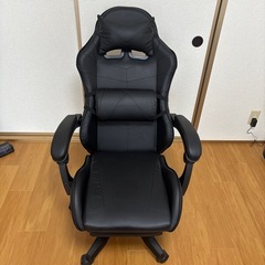 ゲーミングチェア、オットマン付の画像