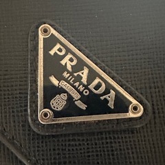 PRADA サフィアーノ　長財布の画像
