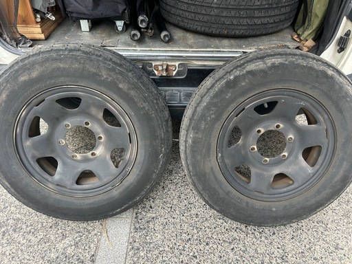 ハイエース　タイヤ&ホイール　4本セット