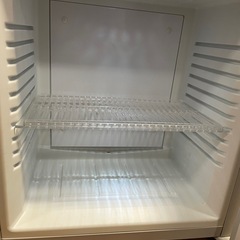 小型冷蔵庫　一人暮らしにも飲み物用にもの画像