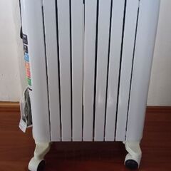 デロンギRHJ65L0915オイルヒーター ホワイト スリムデザインの画像