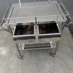 ステンレスワゴン　医療用　回診車　ドクターキャビネット　の画像