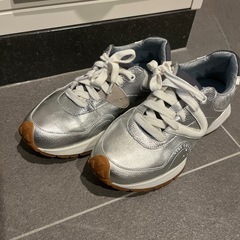 nouer✖️VEGEコラボスニーカー　24センチの画像