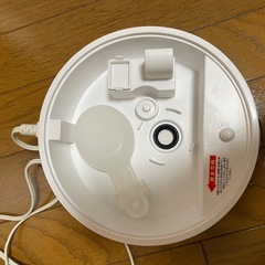 卓上加湿器　ホワイト　一人暮らしの部屋やデスク周りにの画像