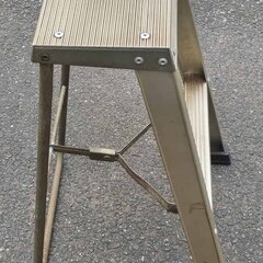 値下げ 逗子 脚立 ハシゴ ラダー はしご 台座スツールチェア ダイニングスツール 椅子 オットマン ベンチ 折りたたみチェア 踏み台 ステップ 軽量 現場作業 電気工事用 三脚 足場台 洗車台 DIY 日曜大工の画像