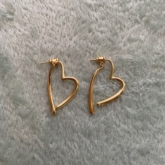 ピアス　オープンハート　おしゃれ　シンプル　きれいめ　ゴールド　の画像