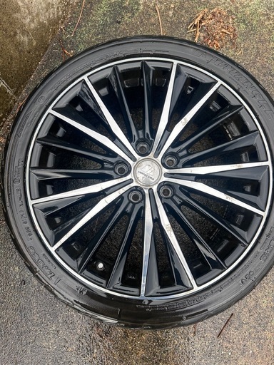 ボクシー、ホイール18インチ