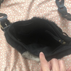 ファーのショルダーバッグの画像