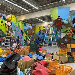 駅やスポーツ施設工事の職人・現場管理の画像