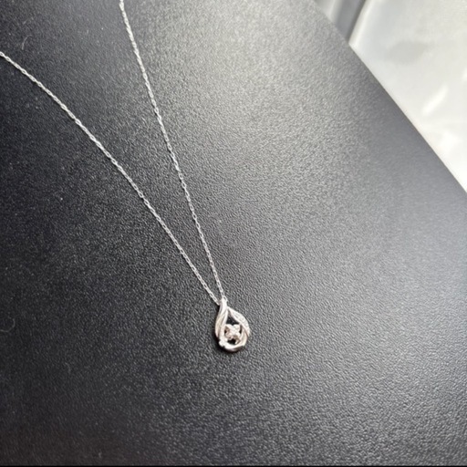 18kホワイトゴールド　新品同様ダイヤネックレス