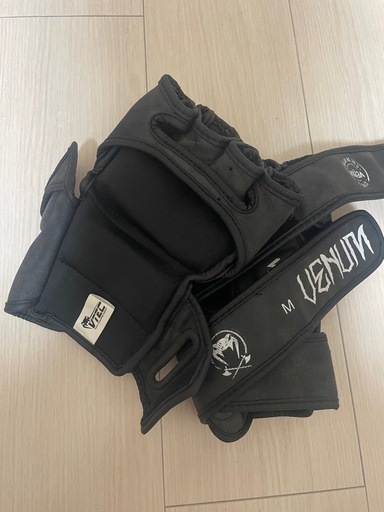 Venum MMAグローブ ブラック/ Mサイズ