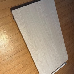 昇降式テーブルの画像