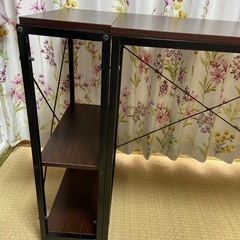 パソコンデスクの画像