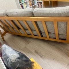 木製フレームソファ　三人掛けの画像