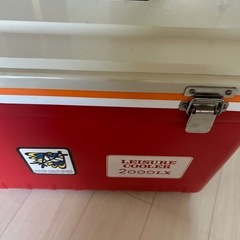 オリムピッククーラーBOX❗️釣り🐟や、スポーツ時、レジャー🏕️などに！座る事も出来るぐらい頑丈です。底水抜栓付き❗️の画像
