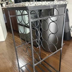 アイアン × 大理石調天板 ワインラック／サイドテーブルの画像