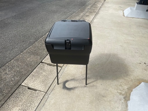 郵政ボックス　CT125に取り付ける際の金具付き　積載量が劇的に上がります。