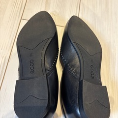 ECCO ブラック フラットシューズの画像