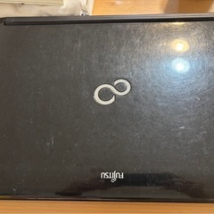 FUJITSU ノートパソコンの画像