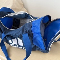 adidas アディダス　プ
ールバックの画像
