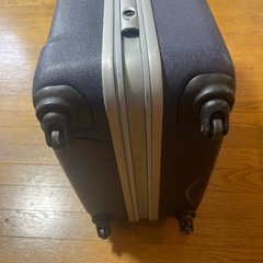 終了済　スーツケースの画像