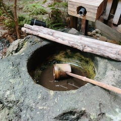 石鉢 水鉢 　つくばい　ひしゃく　竹筒付き　庭石　自然石の画像