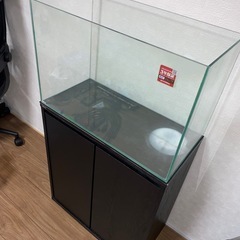 【引き取り限定／東京都大田区】GEX 60cmガラス水槽セット（キャビネット・メガパワー6090・照明・付属品一式）の画像