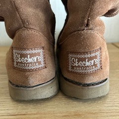 【Skechers】 スケッチャーズ ボタン ボア ムートンブーツの画像